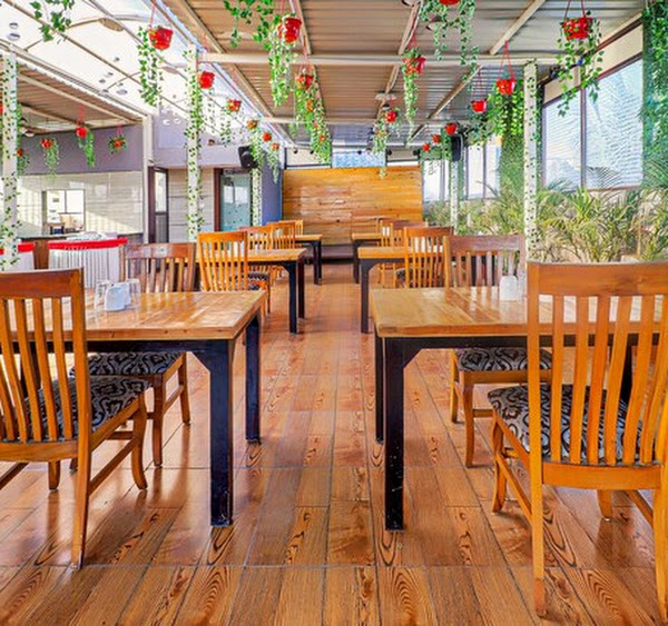 Hotel lobby with seating